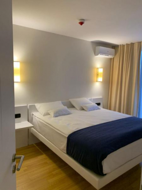 Sea&Mountain View Aparttments (Orbi City)